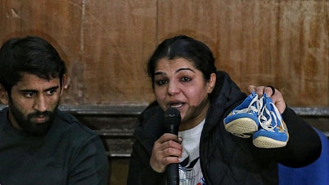 ബ്രിജ് ഭൂഷന്റെ അനുയായി ഗുസ്തി ഫെഡറേഷന്റെ തലപ്പത്ത്; ഗുസ്തി ഉപേക്ഷിക്കുന്നുവെന്ന് പ്രഖ്യാപിച്ച് സാക്ഷി മാലിക്