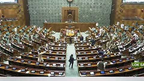 സഭയിൽ നിന്നുള്ള ദൃശ്യങ്ങൾ