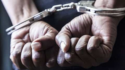 Delay in paying the remaining amount after filling petrol; Pump employee beaten up, two arrested