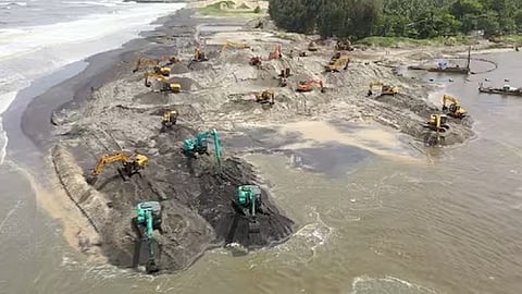 തോട്ടപ്പള്ളി കരിമണൽ നീക്കം: അനുമതി നൽകിയിട്ടില്ലെന്ന് കേന്ദ്രം