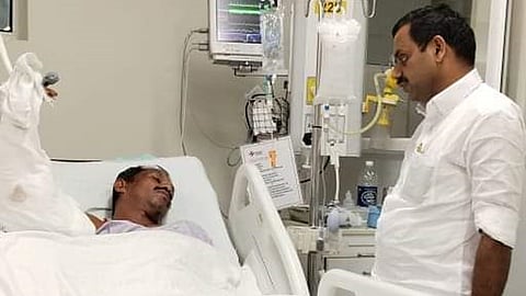 പൂയംകുട്ടിയിൽ കാട്ടാന ആക്രമണത്തിൽ പരുക്കേറ്റ ബെന്നി വർഗീസിനെ സന്ദർശിച്ച് ഡീൻ കുര്യാക്കോസ് എംപി