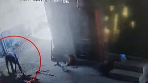 വിറക് മുറിക്കുന്നതിനിടെ യന്ത്രവാള് കഴുത്തില്ക്കൊണ്ട് യുവാവ് മരിച്ചു