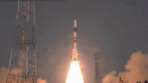 തമോഗർത്ത പഠനം: പുതുവത്സരദിനത്തിൽ
കുതിച്ചുയർന്ന് 'എക്സ്പോസാറ്റ്'