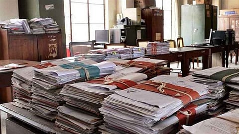 സർക്കാർ ജീവനക്കാരുടെയും അധ്യാപകരുടെയും പണിമുടക്ക് ഇന്ന്; ഡയസ്നോൺ പ്രഖ്യാപിച്ച് സർക്കാർ