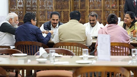 മോദിയുടെ വിരുന്നിൽ രാഷ്ട്രീയ വിവാദം; പ്രേമചന്ദ്രനെതിരെ സിപിഎം, പ്രതിരോധിച്ച് യുഡിഎഫ്