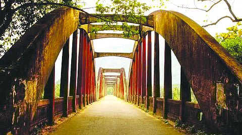 നേര്യമംഗലം പാലം