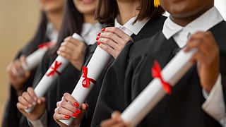 അറിയാതെ പോകരുത്, സ്കോളർഷിപ്പുകൾ നിരവധി