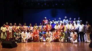 സേവനം, ഭക്തനും ഭഗവാനും ഒരുപോലെ