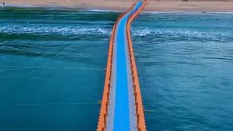 വർക്കലയിലെ ഫ്ലോട്ടിങ് ബ്രിഡ്ജ്