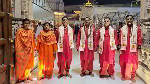 കാശി വിശ്വനാഥ ക്ഷേത്രത്തിൽ പൊലീസിന് ഇനി മുണ്ടും കുർത്തയും