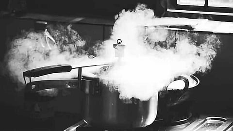 cooker exploded at kozhikode