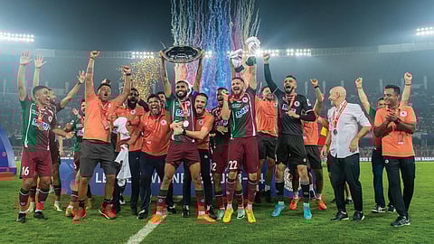 ഇന്ത്യന് സൂപ്പര് ലീഗ് ഷീല്ഡ് ജേതാക്കളായ മോഹന് ബഗാന് സൂപ്പര് ജയന്റ്സ്