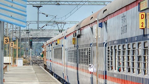 വേണാട് എക്സ്പ്രസ് മേയ് ഒന്ന് മുതൽ എറണാകുളം സൗത്ത് സ്റ്റേഷൻ ഒഴിവാക്കും: സമയക്രമത്തിലും മാറ്റം