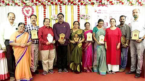 നീലാംബരി സാംസ്കാരികവേദി പുരസ്കാര വിതരണം താനെയിൽ നടന്നു