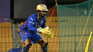 ദിനേശ് കാർത്തിക്ക് പരിശീലനത്തിൽ