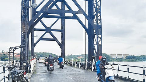 കൊച്ചിയിലെ സൂയിസൈഡ് പോയിന്റായി ഹാർബർ പാലം