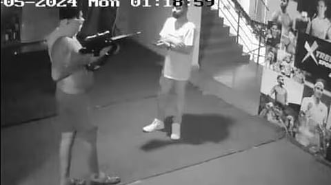 ബാറിൽ നിന്നു പുറത്താക്കി; തോക്കുമായി തിരിച്ചുവന്ന് ഡിജെയെ വെടിവച്ചു കൊന്നു