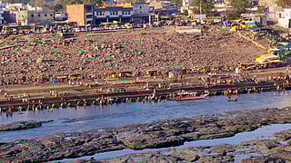 പുണ്യനദിയെ വലം വയ്ക്കുന്ന നര്മദാ പരിക്രമം