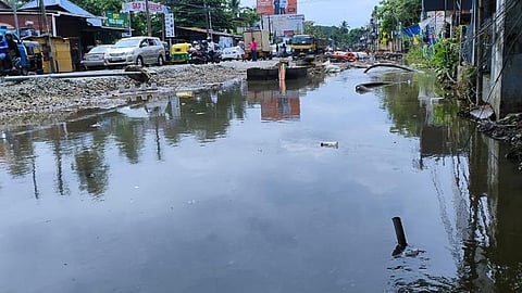 heavy rain old man died at tvm