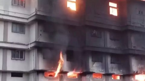 massive fire broke out in a diaper factory in bhiwandi