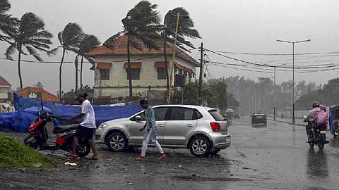 heavy rain at kerala live updates