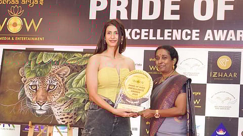 പ്രൈഡ് ഓഫ് ഇന്ത്യ പുരസ്കാരം ഏറ്റു വാങ്ങി സാമൂഹ്യ പ്രവർത്തക രാഖി സുനിൽ