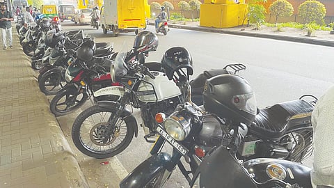 അനധികൃത ഓട്ടോ സ്റ്റാൻഡ് ഒഴിപ്പിച്ചു; ഇപ്പോൾ നിറയെ ഇരുചക്രവാഹനങ്ങൾ!