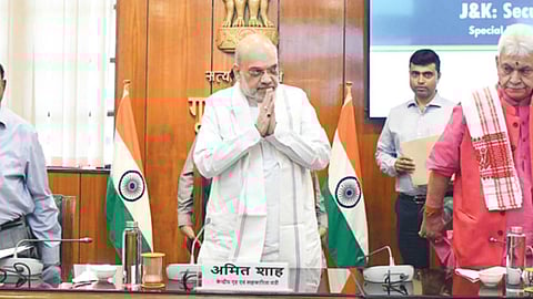 കശ്മീരിൽ കടുത്ത നടപടിക്കൊരുങ്ങി കേന്ദ്രം