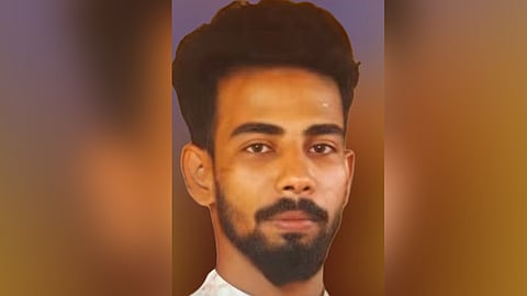 youth shoot at the woman s house in malappuram