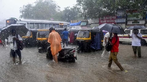 മുംബൈയിൽ ജൂലൈയിൽ പെയ്തത് ശരാശരി മഴയുടെ ഇരട്ടി: കാലാവസ്ഥ വിഭാഗം