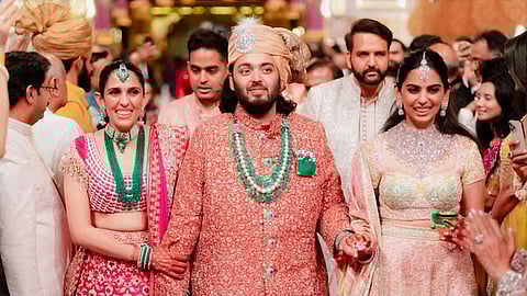 അനന്ത് അംബാനി -രാധിക വിവാഹ വേദിയിൽ ക്ഷണമില്ലാതെ പ്രവേശിച്ച യൂട്യൂബറും, വ്യവസായിയും അറസ്റ്റിൽ