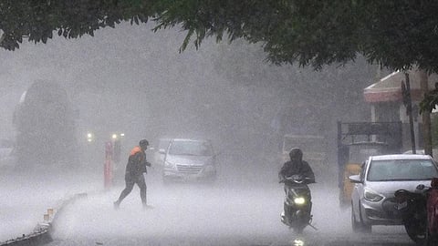 kerala heavy rain alert from monday yellow alert