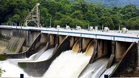 Peringalkuthu and Kallarkutty Dam opened night travel ban in idukki