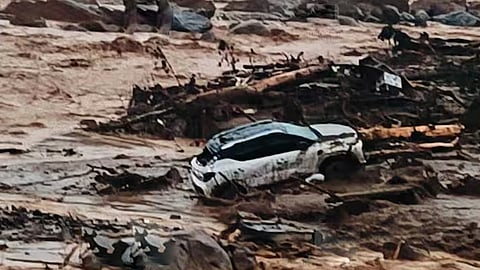 wayanad landslide hundreds missing many feared dead