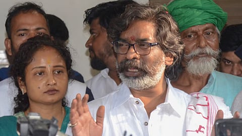 champai soren may be quiet and hemant soren return to jharkhand cm