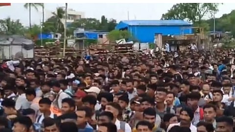 25000 people appeared for the interview held for 2216 vacancies in air india