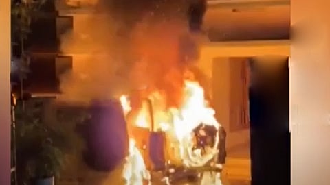 three vehicles parked in backyard burnt in malappuram