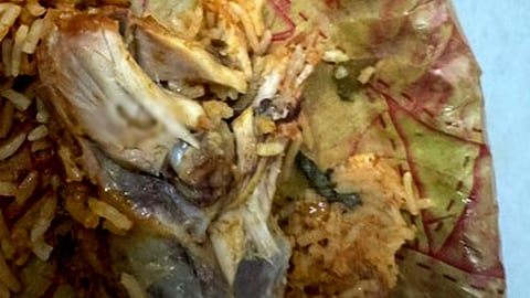 served rotten chicken, malappuram district consumer disputes redressal commission fined rs 50,000