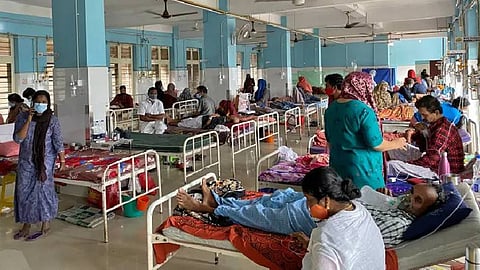 in kerala last 24 hours 11 people died by fever and four people were diagnosed with cholera