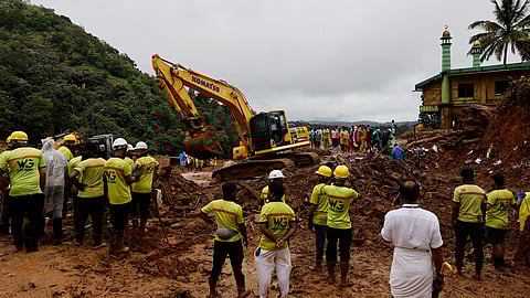 ഈ കണക്കുകളിൽ അപാകതയുണ്ടെന്ന് ഏതു സാധാരണക്കാരനും ഒറ്റനോട്ടത്തിൽ മനസിലാവുന്നതാണ് Editorial on Wayanad distress relief controversy