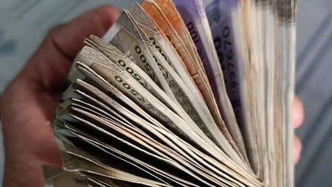 25 lakh annual income is too small to run a small family viral post