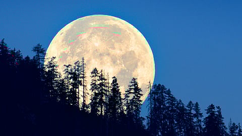 super- blue moon today