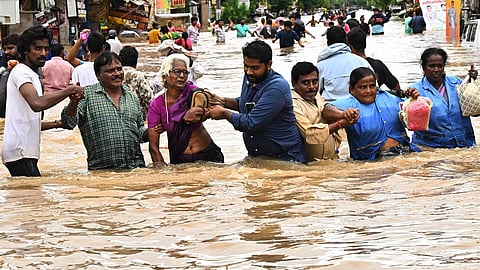 floods in andhra pradesh and telangana 31 death reported