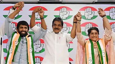 Vinesh Phogat and Bajrang Punia joined Congress party