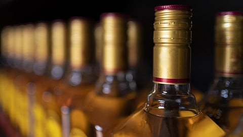 Alcohol bottle labels should contain cancer warnings