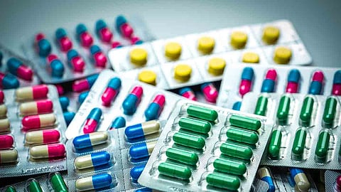 Antibiotics in blue cover only ആന്റിബയോട്ടിക്കുകൾ ഇനി നീല കവറിൽ മാത്രം