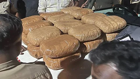 53 ganja seized from koduvally kozhikode