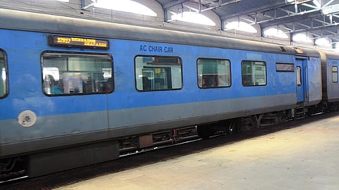 ജര്മന് സാങ്കേതിക വിദ്യയില് നിര്മിക്കുന്ന സ്റ്റെയിന്ലെസ് സ്റ്റീല് കോച്ചുകളാണിവ ജന ശതാബ്ദിക്ക് അനുവദിച്ചിരിക്കുന്നത് | LHB coaches for jan shatabdi