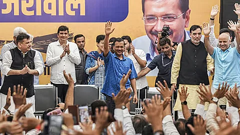 aap to announce name of new cm at 12 noon today