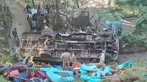 three bsf jawans killed budgam bus accident